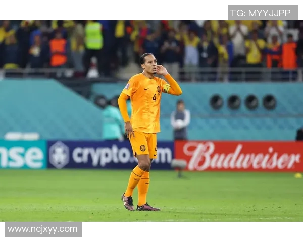 荷兰足球明星克里衣服的时尚风格与运动精神完美结合